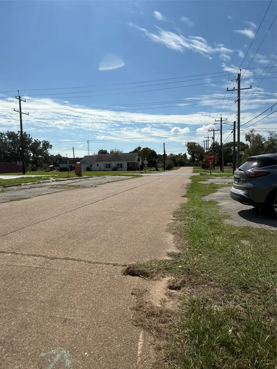 2512 Avenue B, Bay City, TX 77414 - #2