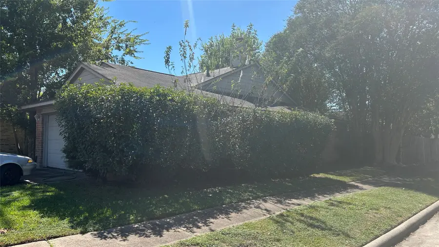 1802 Pinewood Park Drive, Missouri City, TX 77489 - Image #3