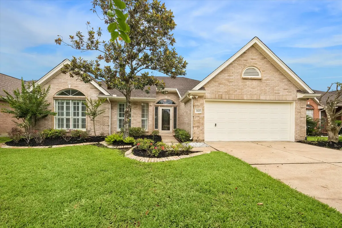 3827 E Peach Hollow Circle, Pearland, TX 77584 - #1