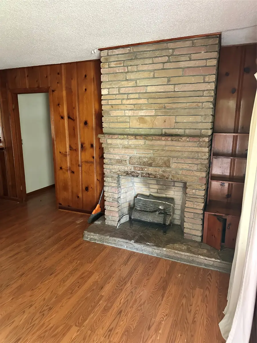 2221 S Front Street, Angleton, TX 77515 - #3