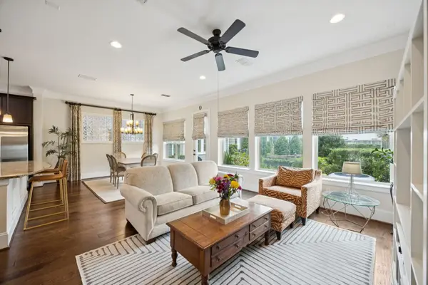 11116 Sherwood Oak Lane, Houston, TX 77043