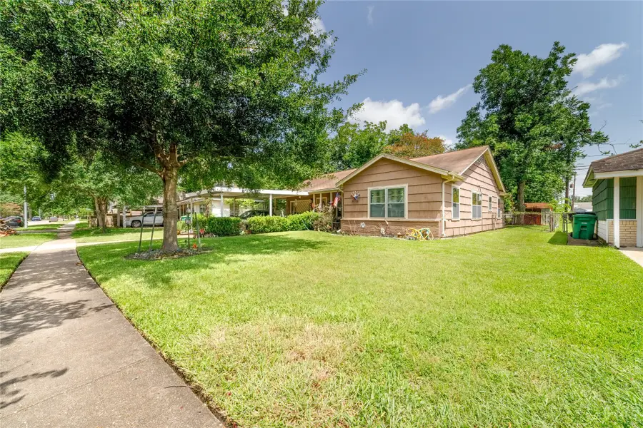 8514 Montridge Drive, Houston, TX 77055 - Image #3