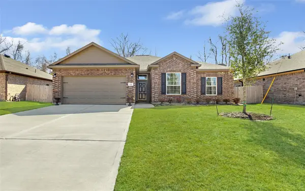 426 Pebble Drive, Dayton, TX 77535