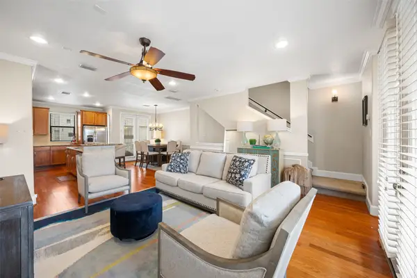 2320 Emancipation Avenue, Houston, TX 77004