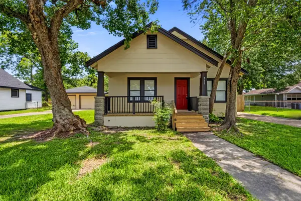 711 Bowie Street, Baytown, TX 77520