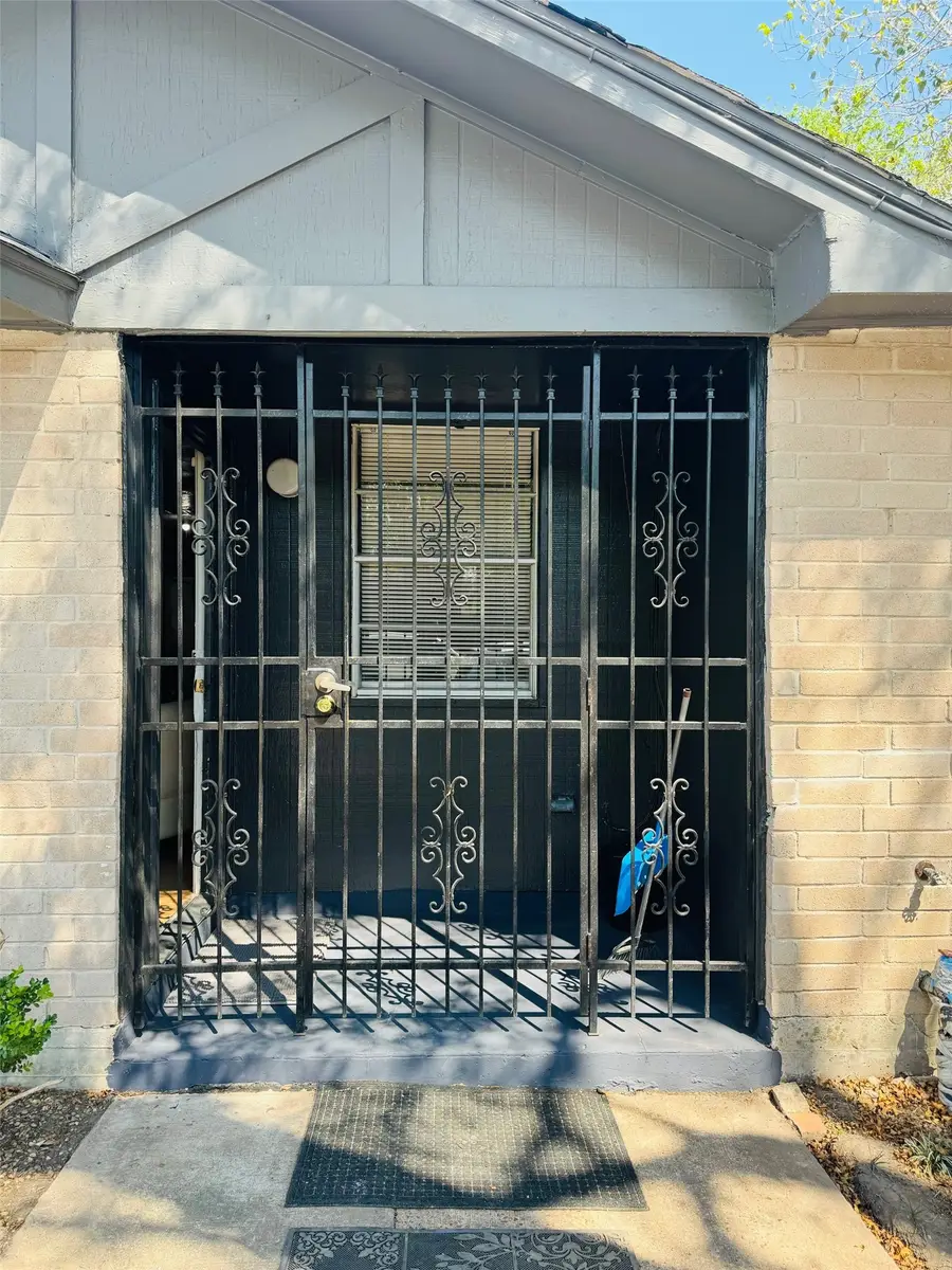 4813 E Ridge Creek Drive Drive, Houston, TX 77053 - #2