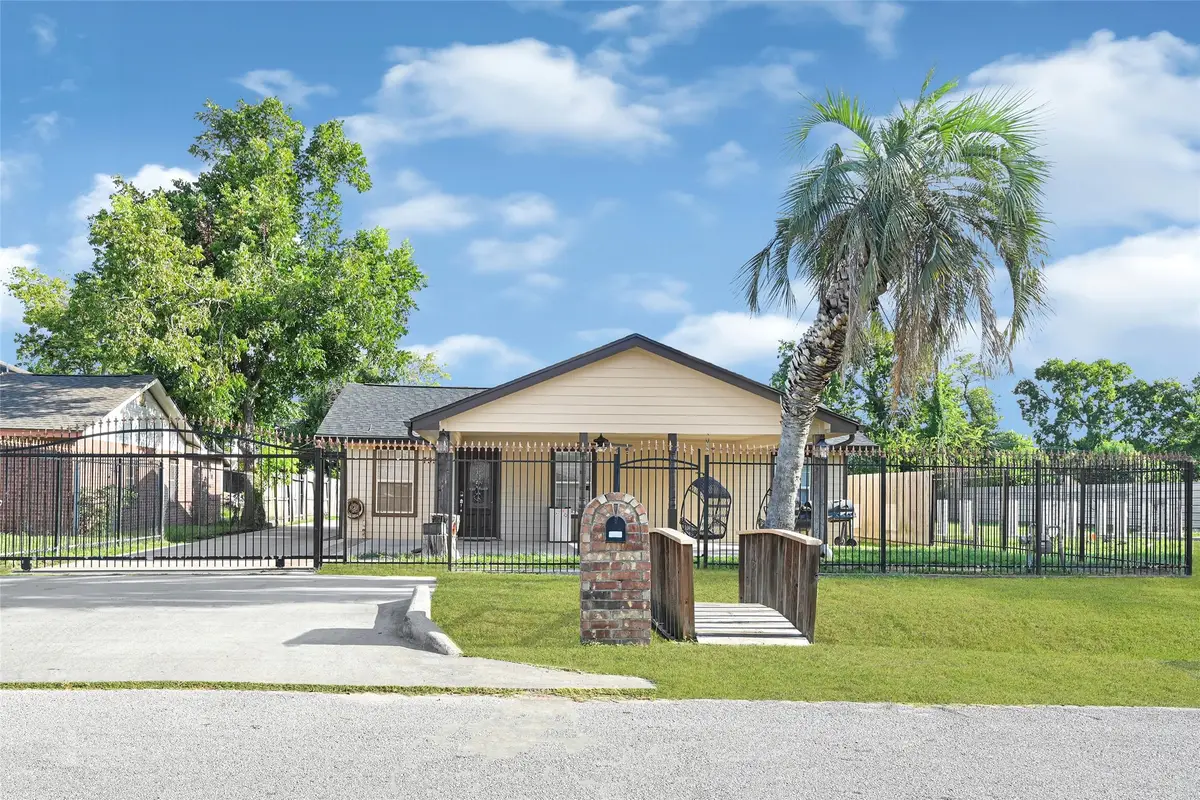 7337 Miley Street, Houston, TX 77028 - Image #1