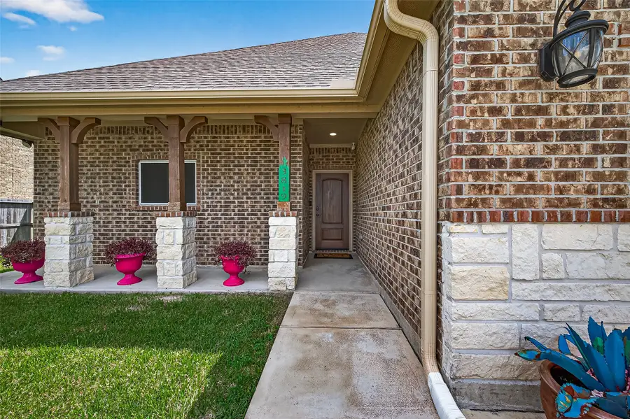 3819 Willow Breeze Circle, Needville, TX 77461 - Image #3