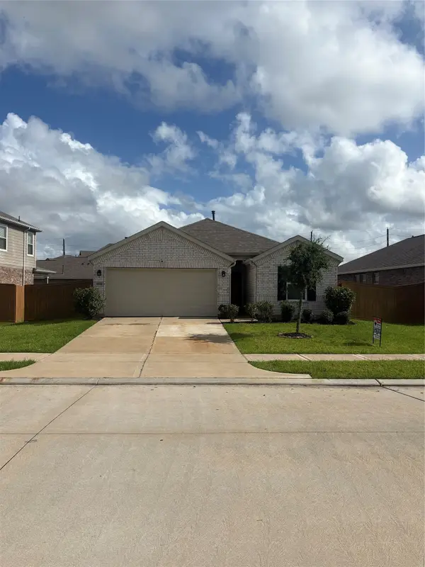1410 Red Hills Dr Camp W, Iowa Colony, TX 77583