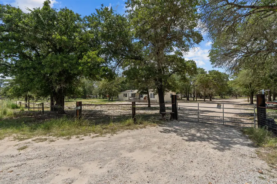 129 Kothmann Road, La Vernia, TX 78121 - Image #2