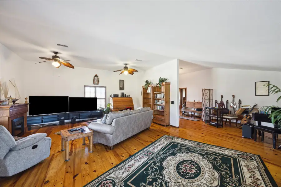 327 Kansas Street, Bacliff, TX 77518 - Image #3