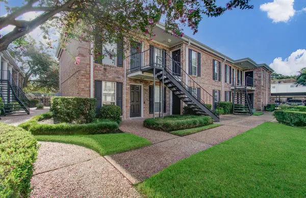 6402 Del Monte Drive #42, Houston, TX 77057