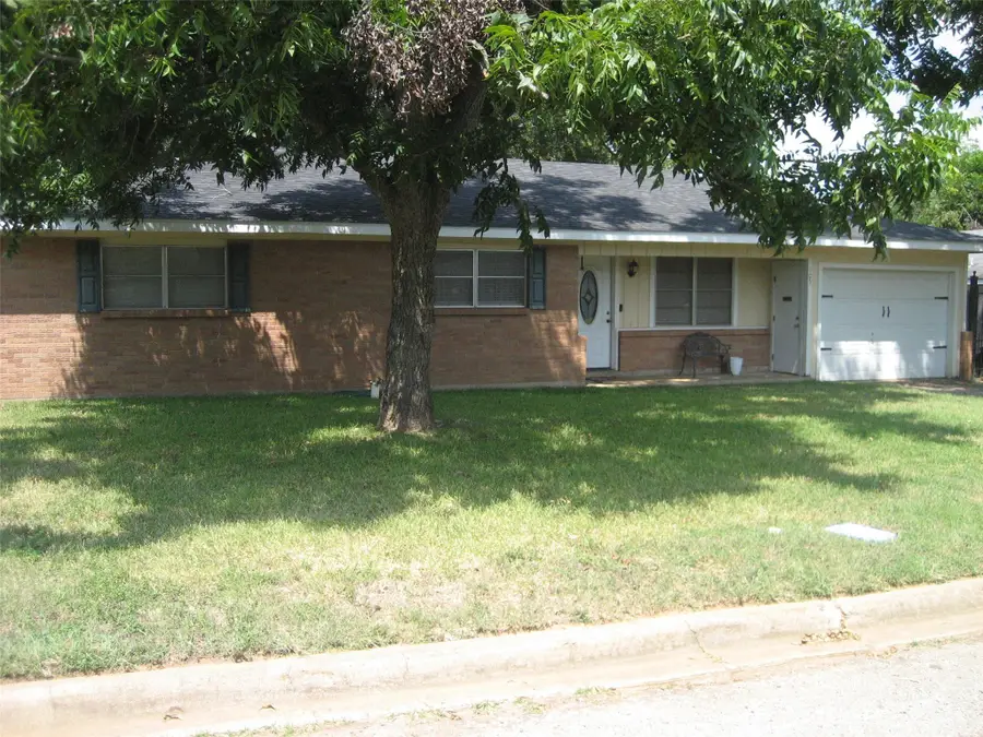 105 Lakeway Drive, Crockett, TX 75835 - Image #2
