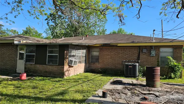 872 Lovers Lane, Houston, TX 77091