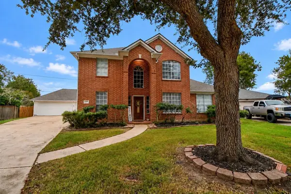 1120 Hidden Oaks Street, League City, TX 77573