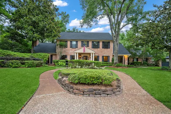 2118 Forest Garden Drive, Kingwood, TX 77345