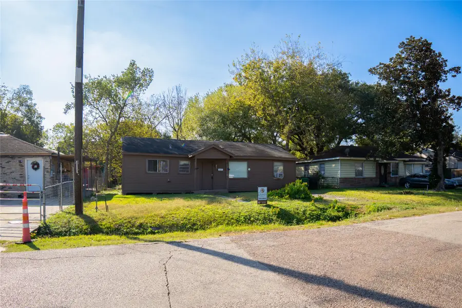 5326 Wilmington Street, Houston, TX 77033 - Image #2