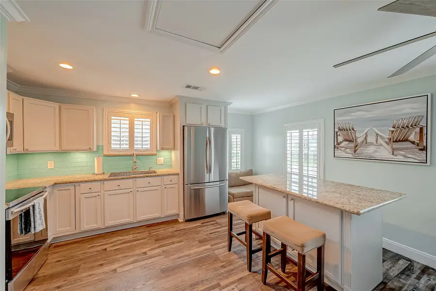 411 Olive Street, Surfside Beach, TX 77541 - Image #2