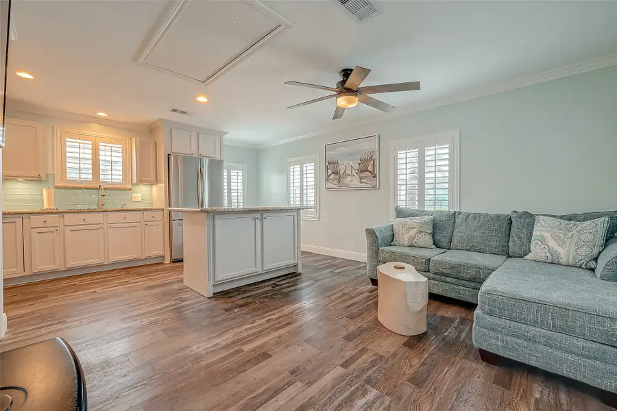 411 Olive Street, Surfside Beach, TX 77541 - Image #3