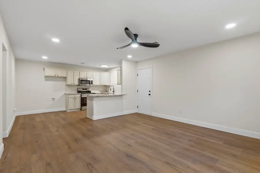 135 James Street, Bridge City, TX 77611 - #3