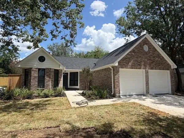 2915 Great Lakes Avenue, Sugar Land, TX 77479