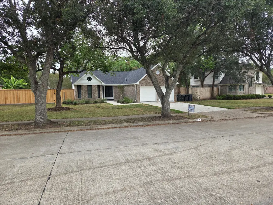 2915 Great Lakes Avenue, Sugar Land, TX 77479 - #2