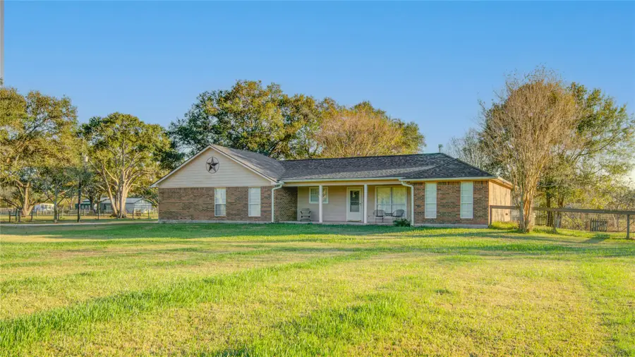 21503 Pecan Bend Road, Damon, TX 77430 - Image #3