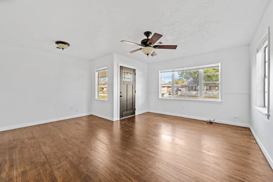 702 S Circle Drive, Baytown, TX 77520 - #3