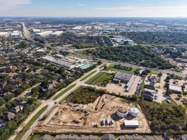 15200 Point Northwest Point, Houston, TX 77095