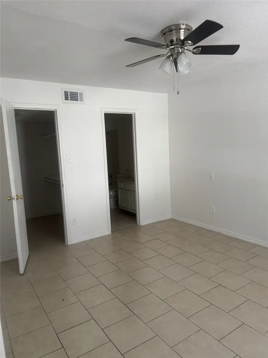 9797 Leawood Boulevard #1414, Houston, TX 77099 - #2