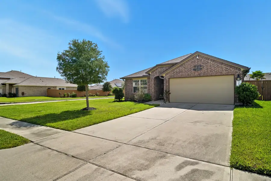 12801 Pirate Bend Drive, Texas City, TX 77568 - Image #2