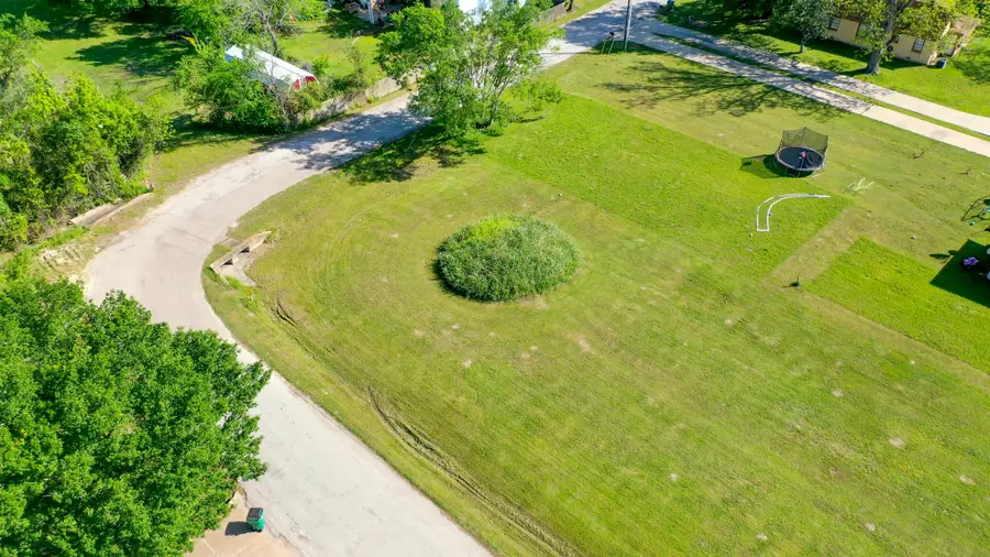 205 W South Street, Madisonville, TX 77864 - Image #2