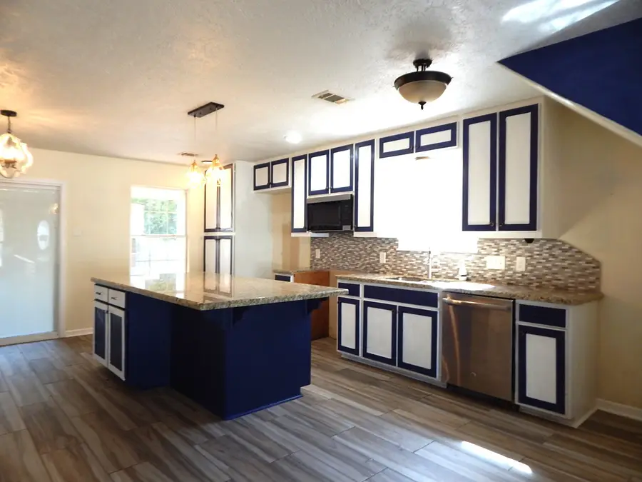 4021 Magnolia Drive, Conroe, TX 77302 - Image #3