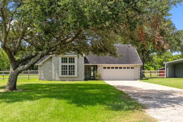 3855 County Road 960, Alvin, TX 77511