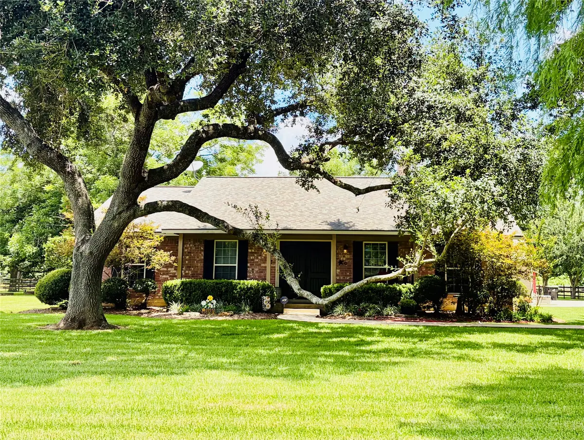 8203 Oyster Creek Drive, Missouri City, TX 77459 - #1