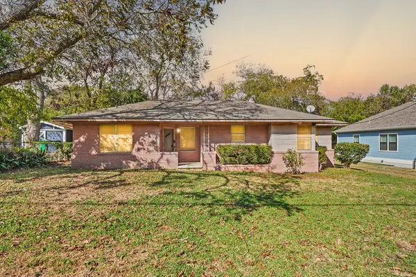 408 W Chauncy Street, Brenham, TX 77833