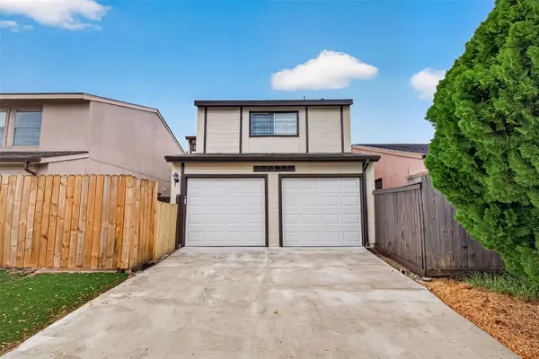 12327 Crest Lake Drive, Houston, TX 77072
