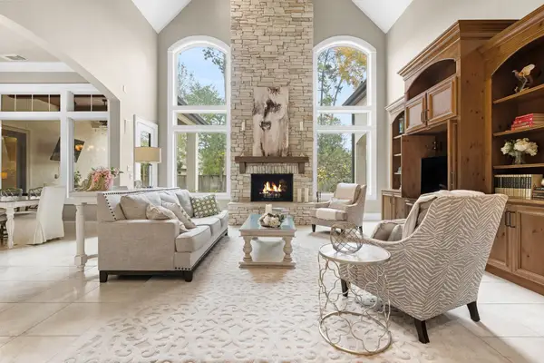 30 Midday Sun Place, The Woodlands, TX 77382