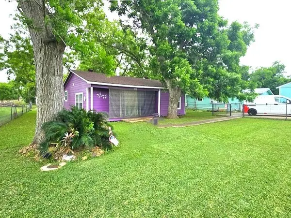 3621 Sir Gawain Drive, Sargent, TX 77414