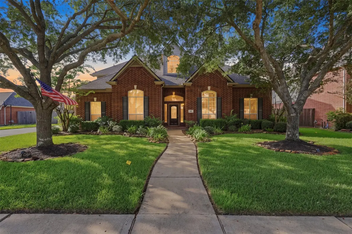 316 Falcon Lake Drive, Friendswood, TX 77546 - #1