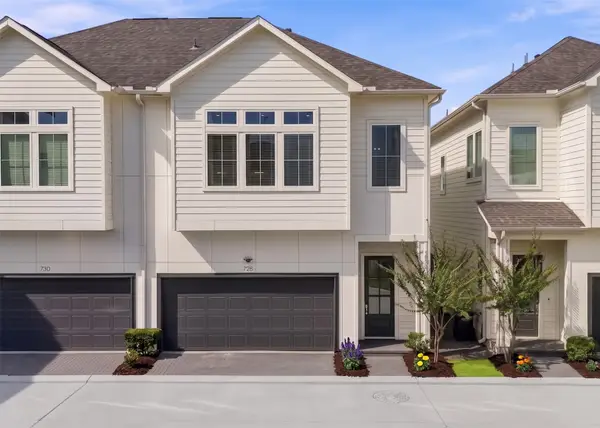 728 Carriage Knolls Drive, Houston, TX 77008