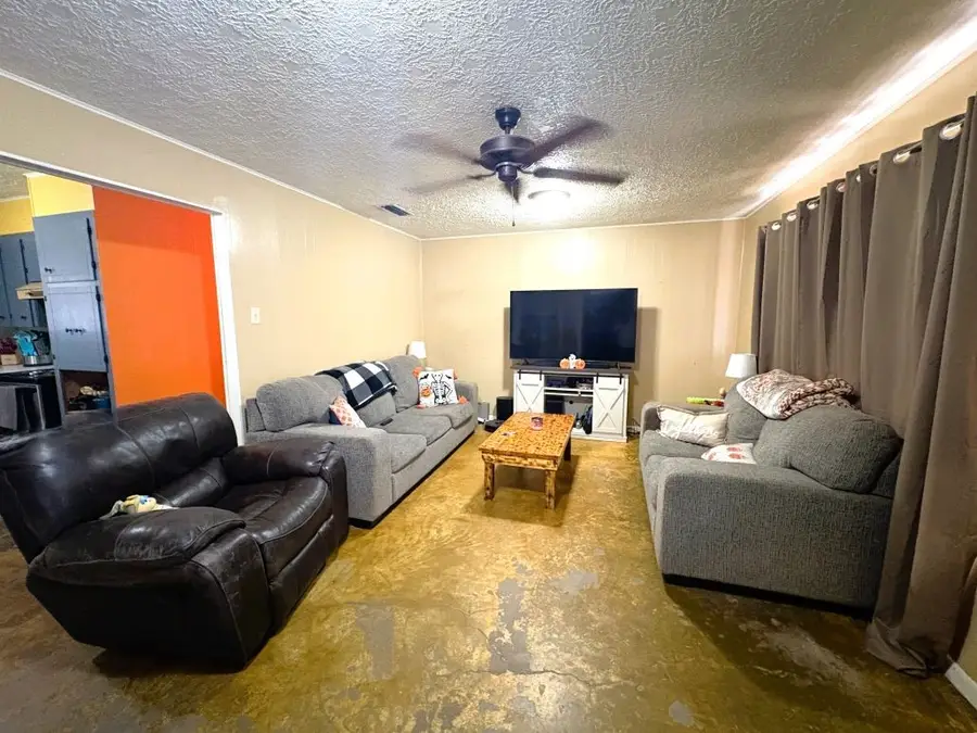 508 Rose Marie Boulevard, Hearne, TX 77859 - Image #3