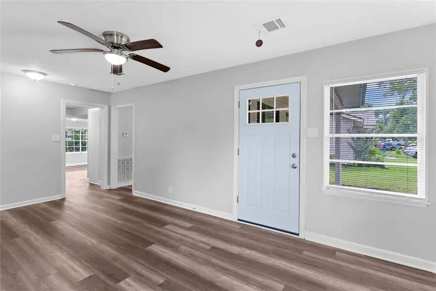 1104 Southampton Street, Angleton, TX 77515 - #3