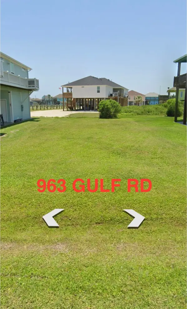 963 Gulf Road, Crystal Beach, TX 77650