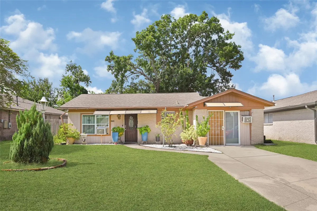 4930 Teton Street, Houston, TX 77033 - Image #1