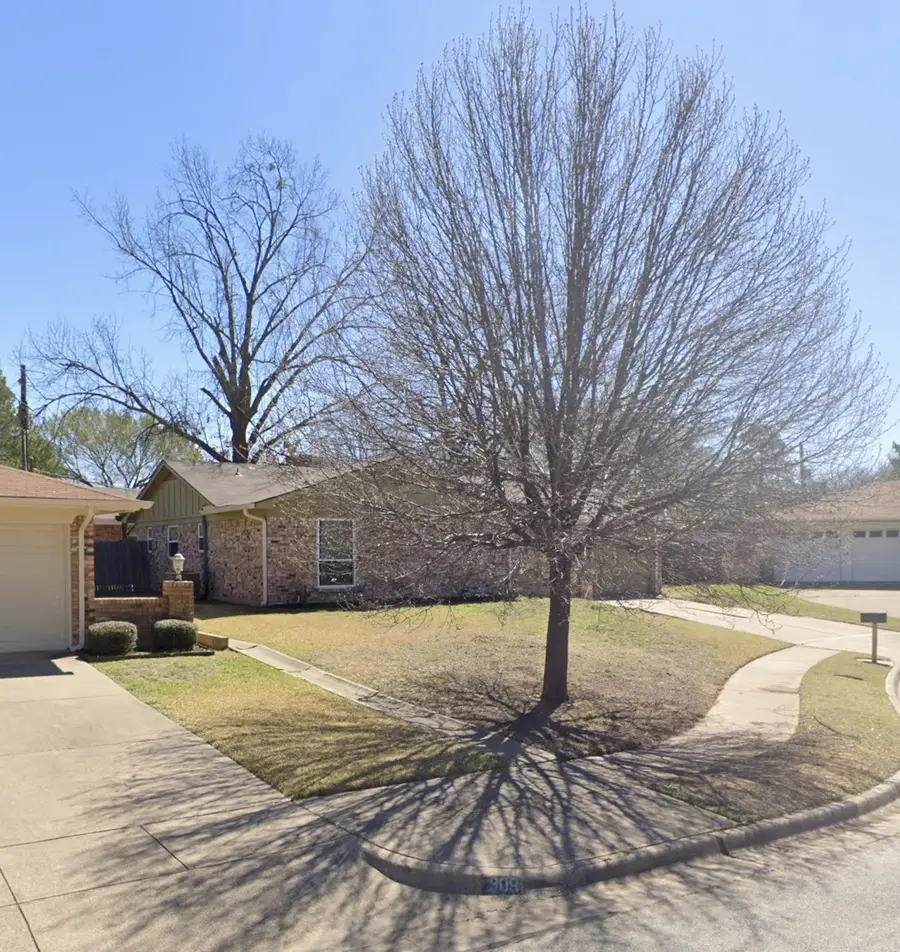 905 Kristin Court, Arlington, TX 76012 - #2