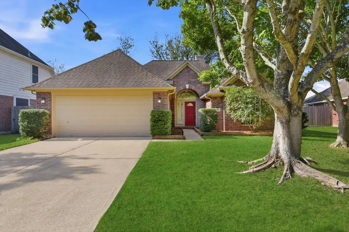 2121 Crimson Lake Lane, League City, TX 77573 - Image #1