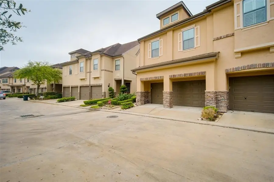2906 Royal Oaks Crest, Houston, TX 77082 - Image #2