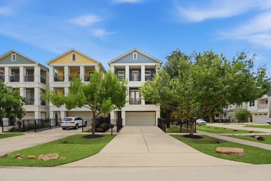 2702 Nicholson Street, Houston, TX 77008 - #2