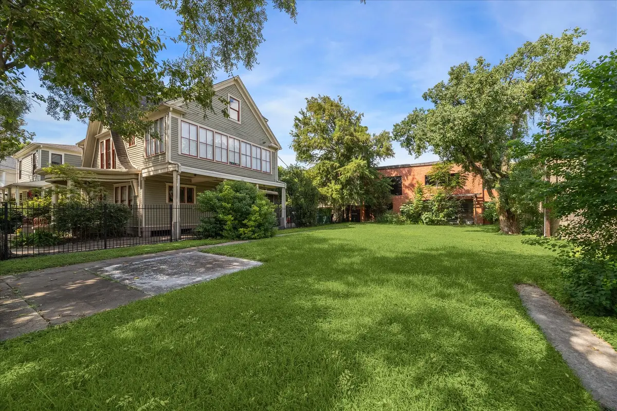 221 Emerson Street, Houston, TX 77006 - #1